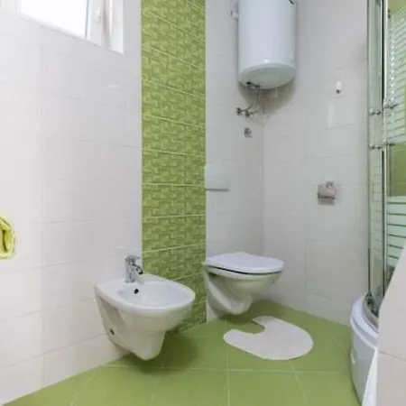 More - Garden Shower *