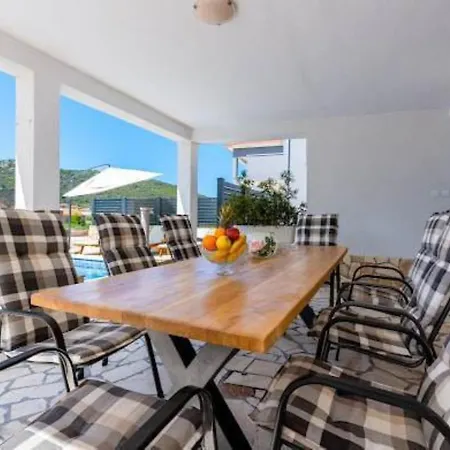 More - Garden Shower Nyaraló Vinišće